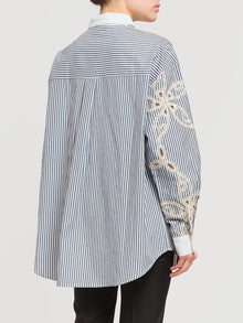 Camicia over a righe con ricami