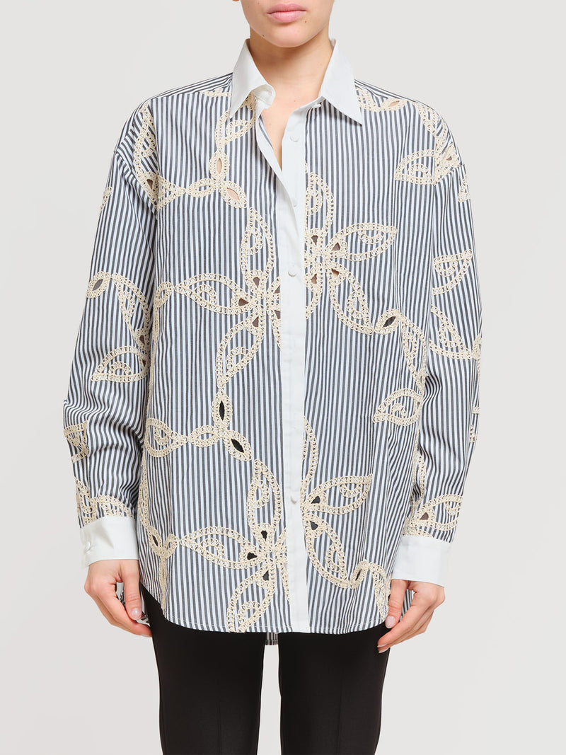 Camicia over a righe con ricami