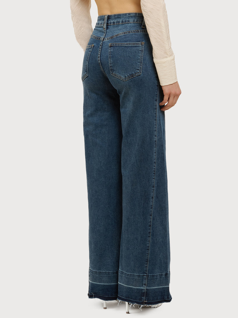 Jeans wide leg con orlo sfrangiato