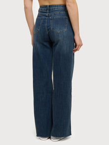 Jeans wide leg con taglio vivo