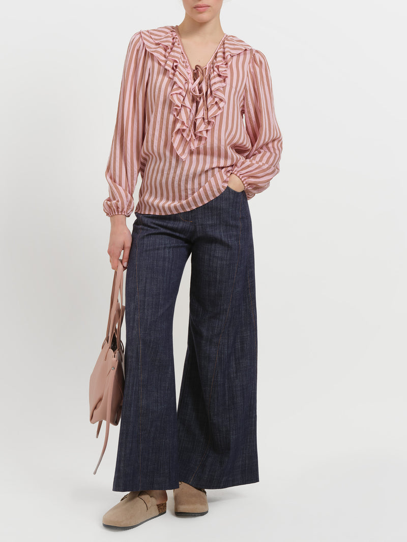 Blusa gessata con collo volant