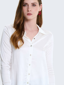 Camicia slim fit in raso a maniche lunghe