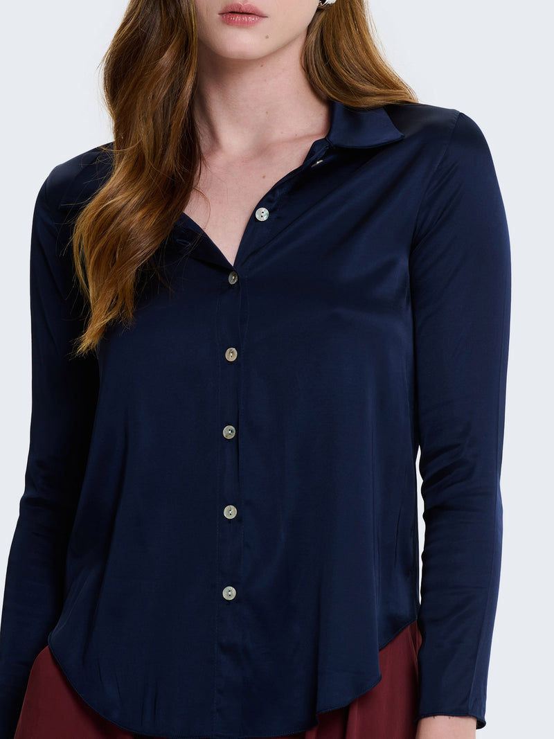 Camicia slim fit in raso a maniche lunghe