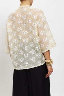 Camicia coreana con ricami floreali