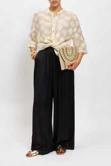 Camicia coreana con ricami floreali