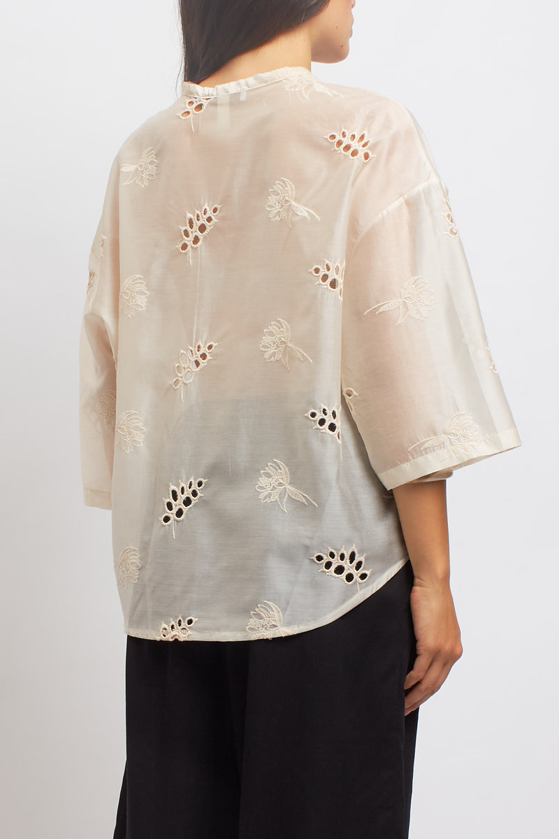 Camicia coreana con fiocco e ricami in pizzo