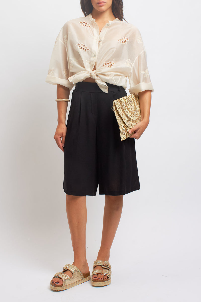 Camicia coreana con fiocco e ricami in pizzo