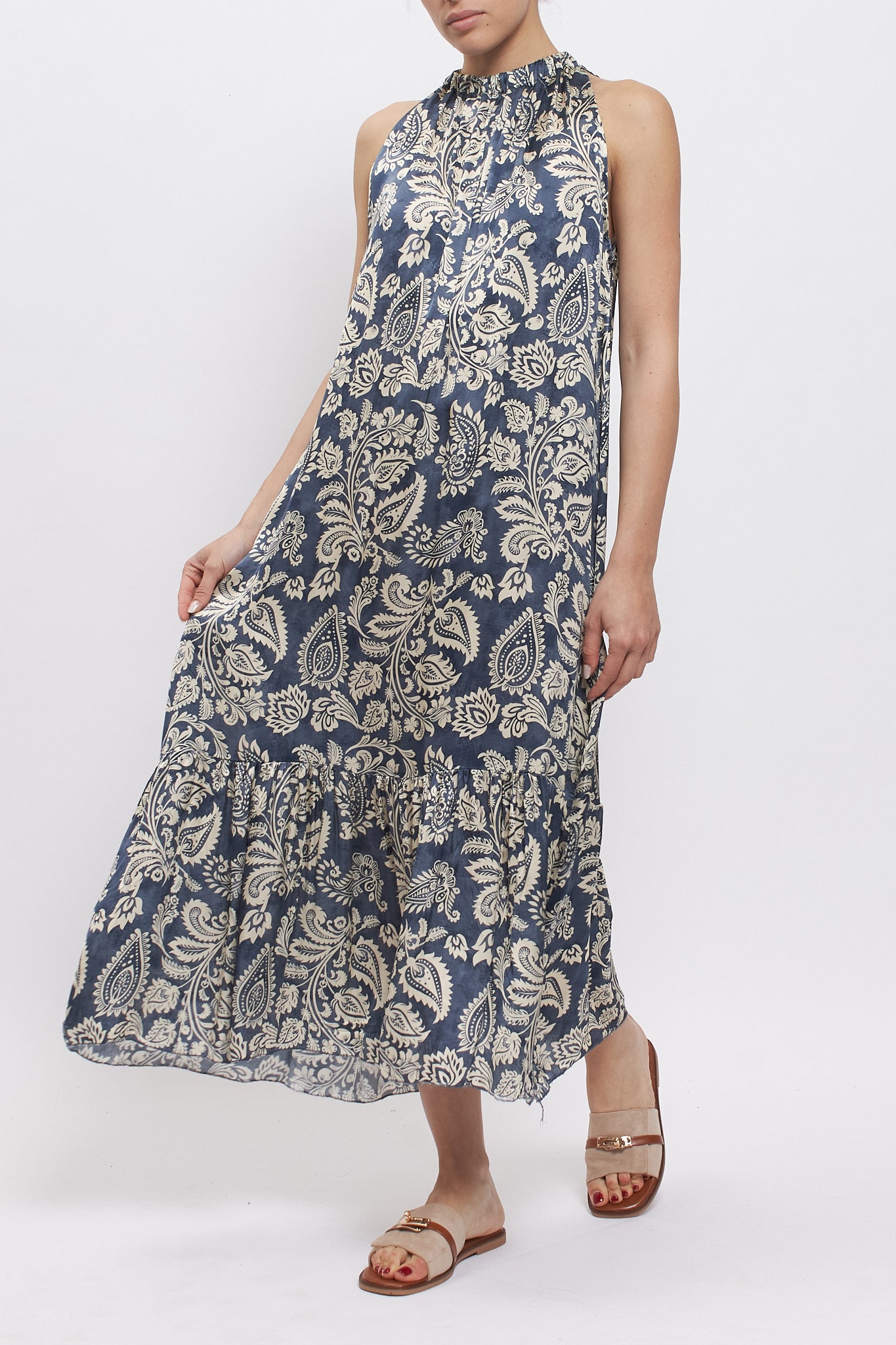 Abito fantasia con scollo all'americana