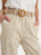 Pantaloni cargo con ricami floreali