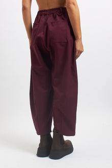 Pantalone barrel con portachiavi