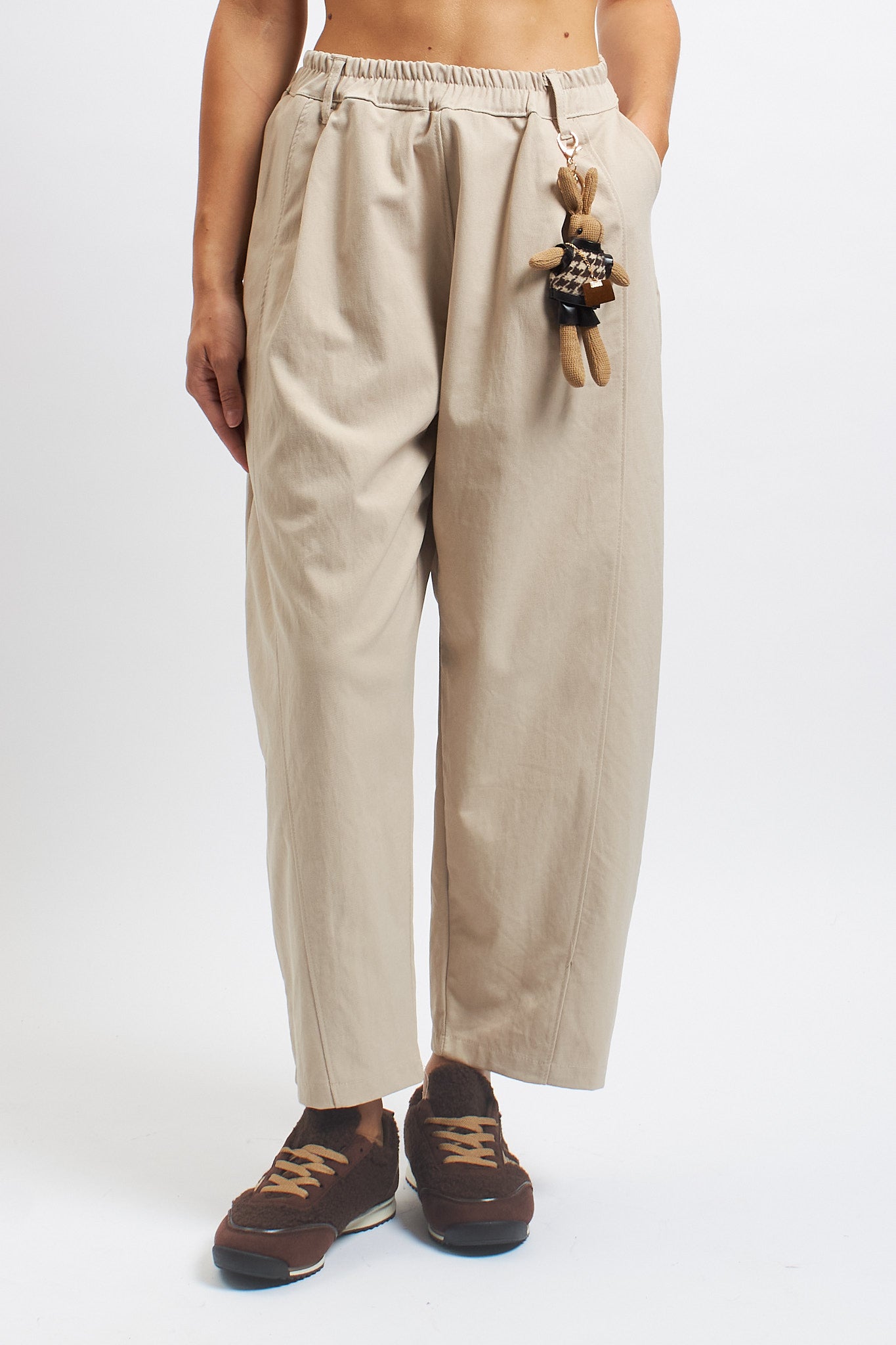 Pantalone barrel con portachiavi