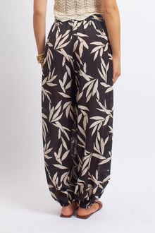 Pantalone balloon con fantasia floreale