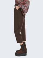 Pantaloni con risvolto e cintura