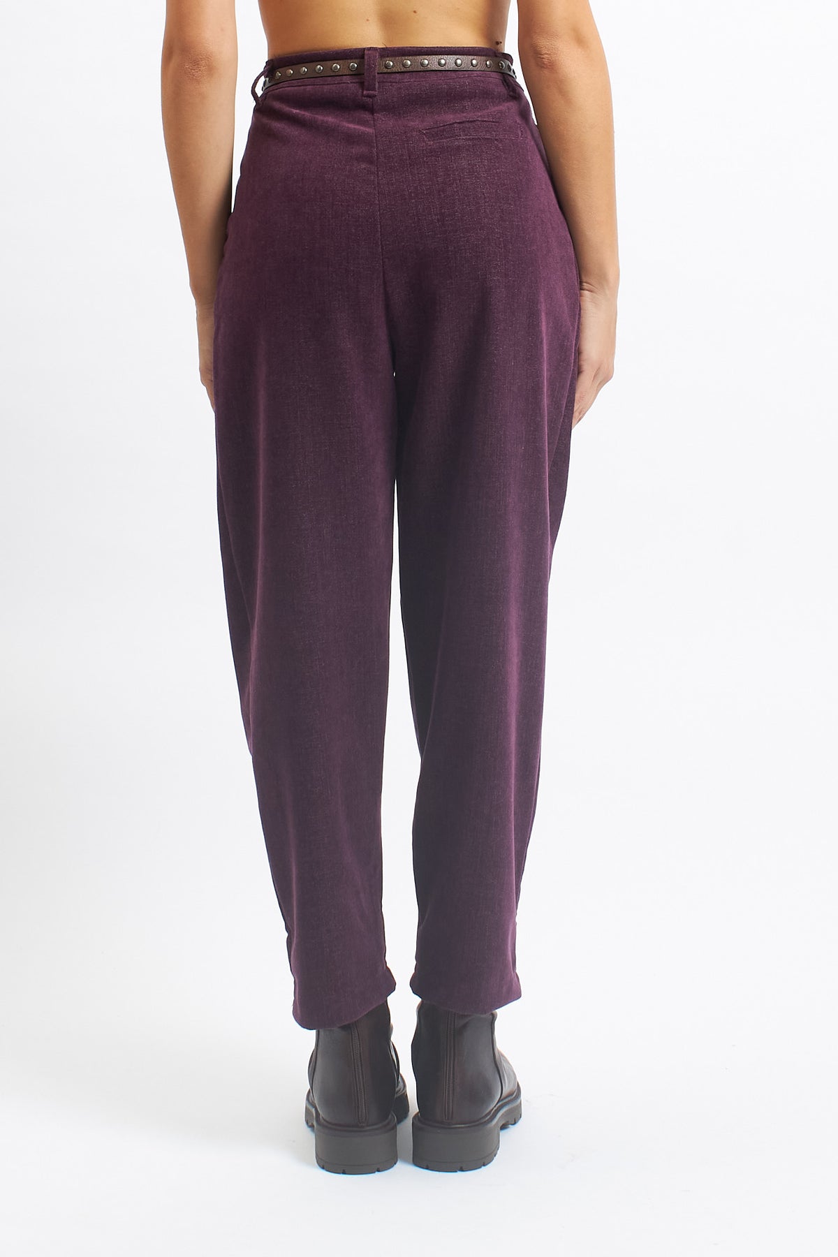 Pantalone barrel in velluto con cintura