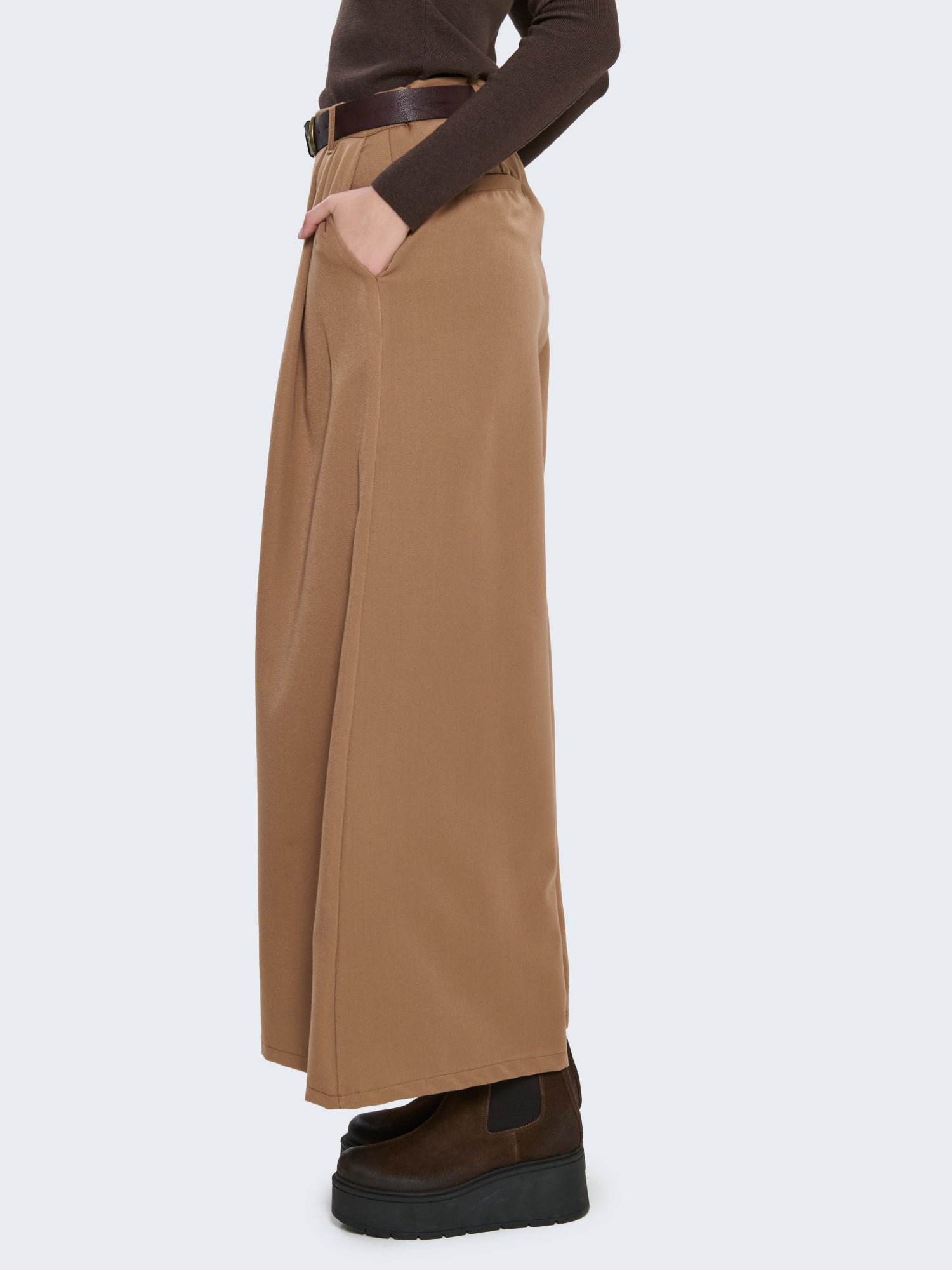 Pantaloni palazzo con cintura