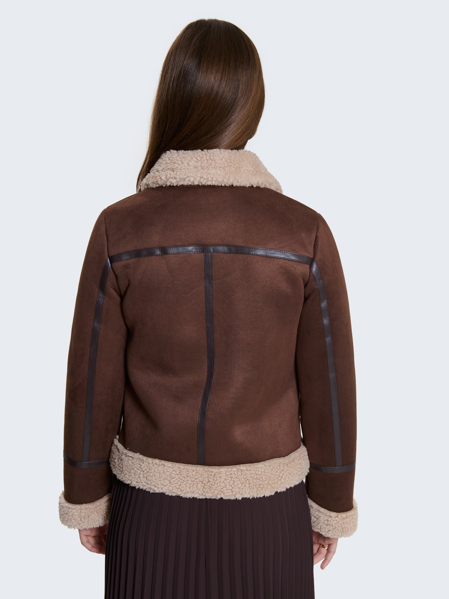 Montone con tasche bordate