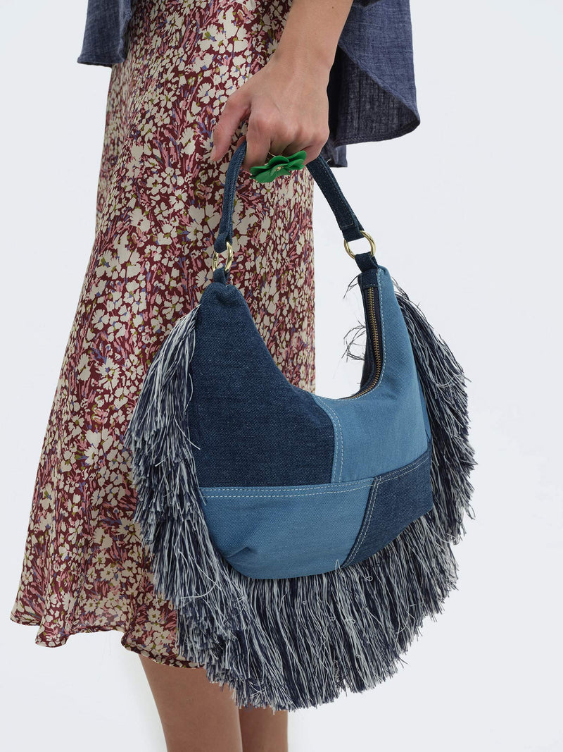 Borsa in denim patchwork con frange