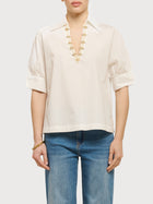 Camicia con scollo di perle