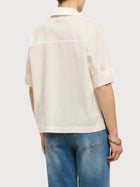 Camicia con scollo di perle