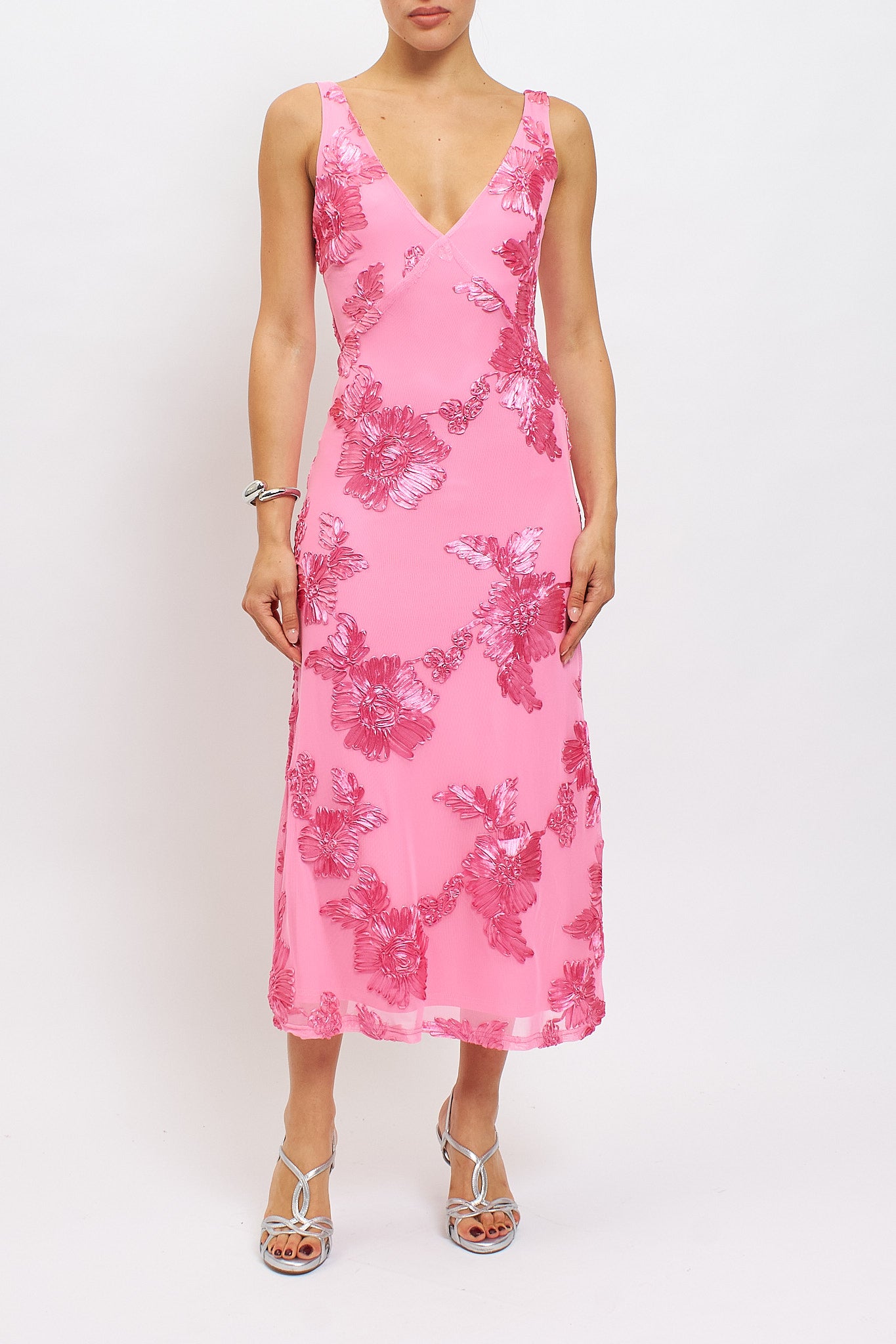Abito in tulle con ricami floreali
