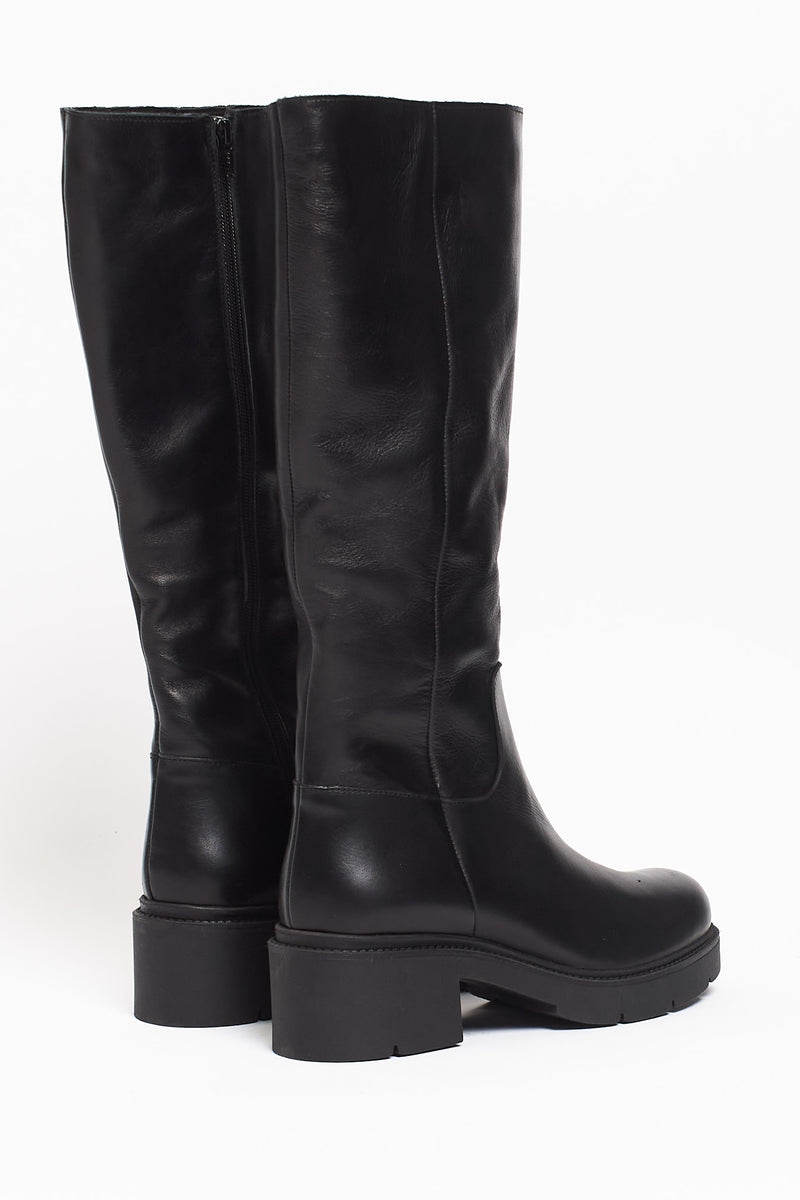 Stivale in camoscio con zip